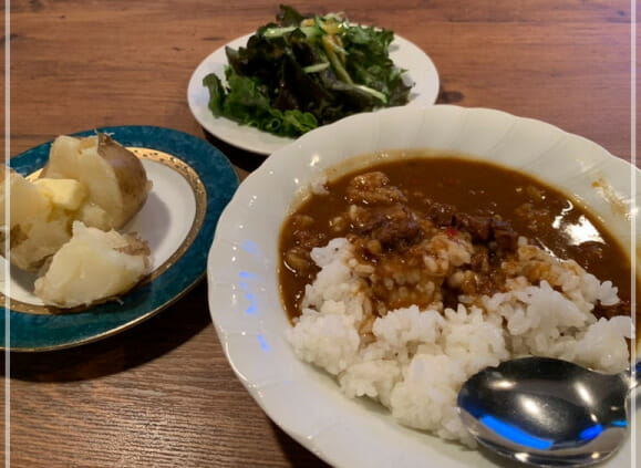 仲本工事の嫁じゅんかカレー店