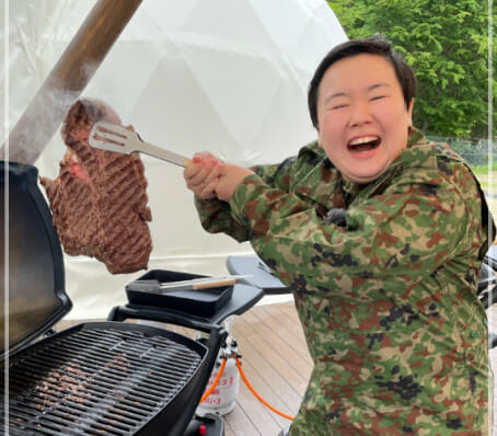 芸人やす子の体重と自衛隊時代