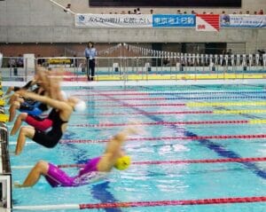 きしたかの岸の水泳と学歴